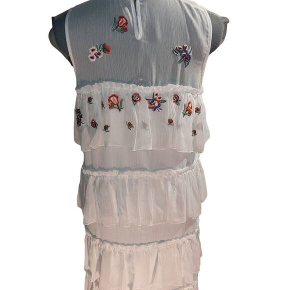 🤩2 for $20 Maxsport white embroidered dress - Picture 3 of 6